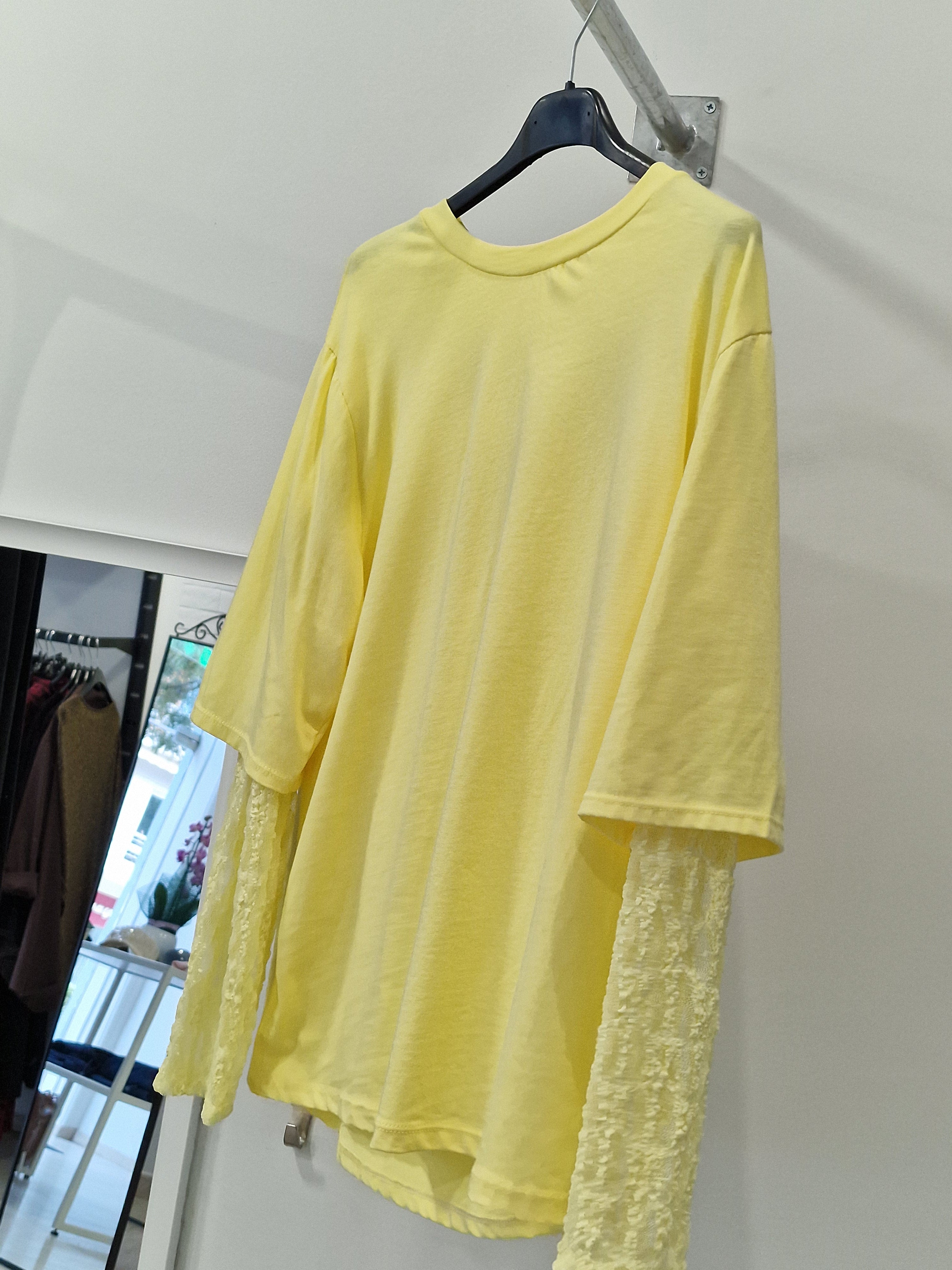 Μπλούζα με Δαντελένια Μανίκια