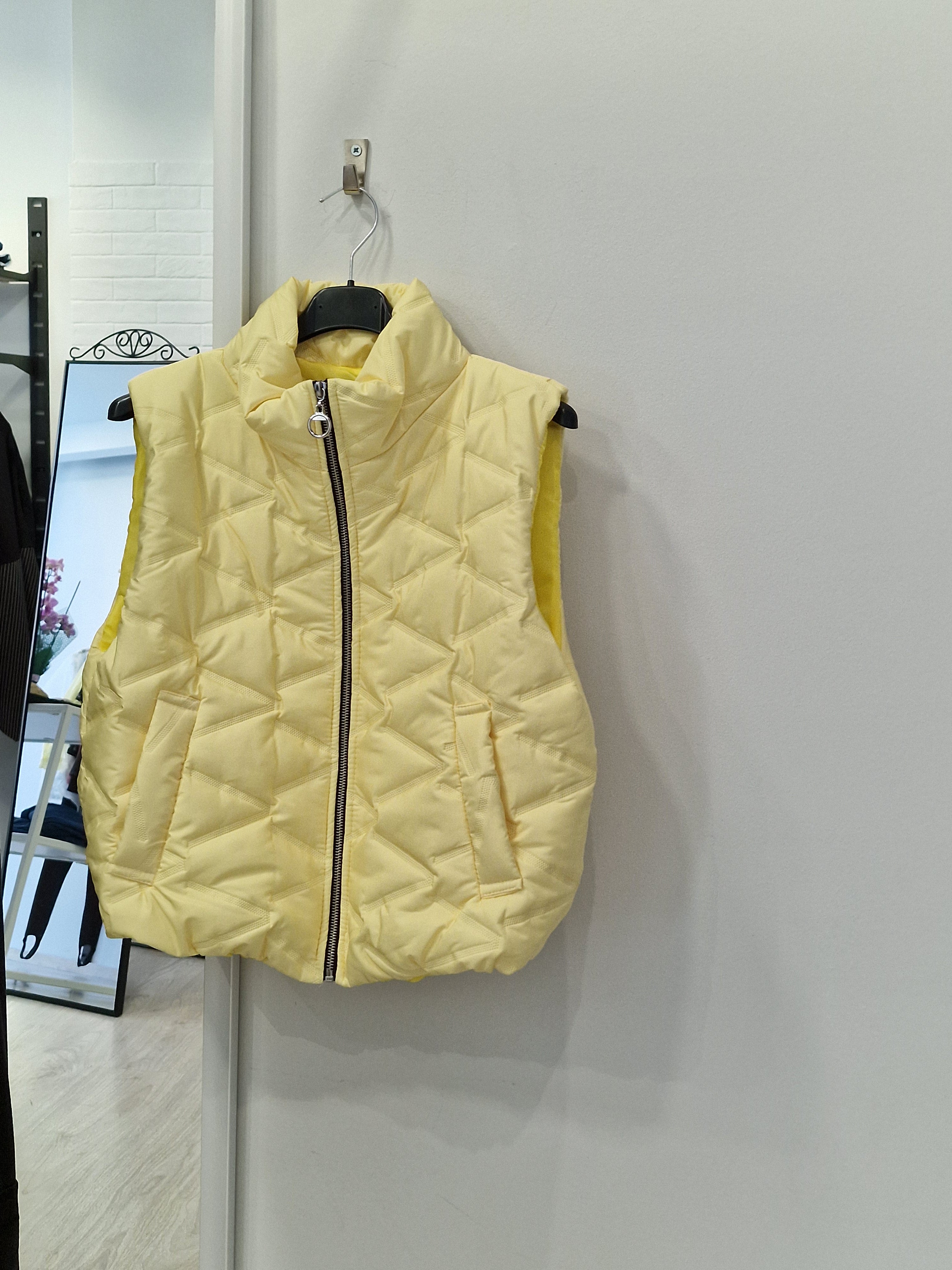 Καπιτονέ Αμάνικο Μπουφάν