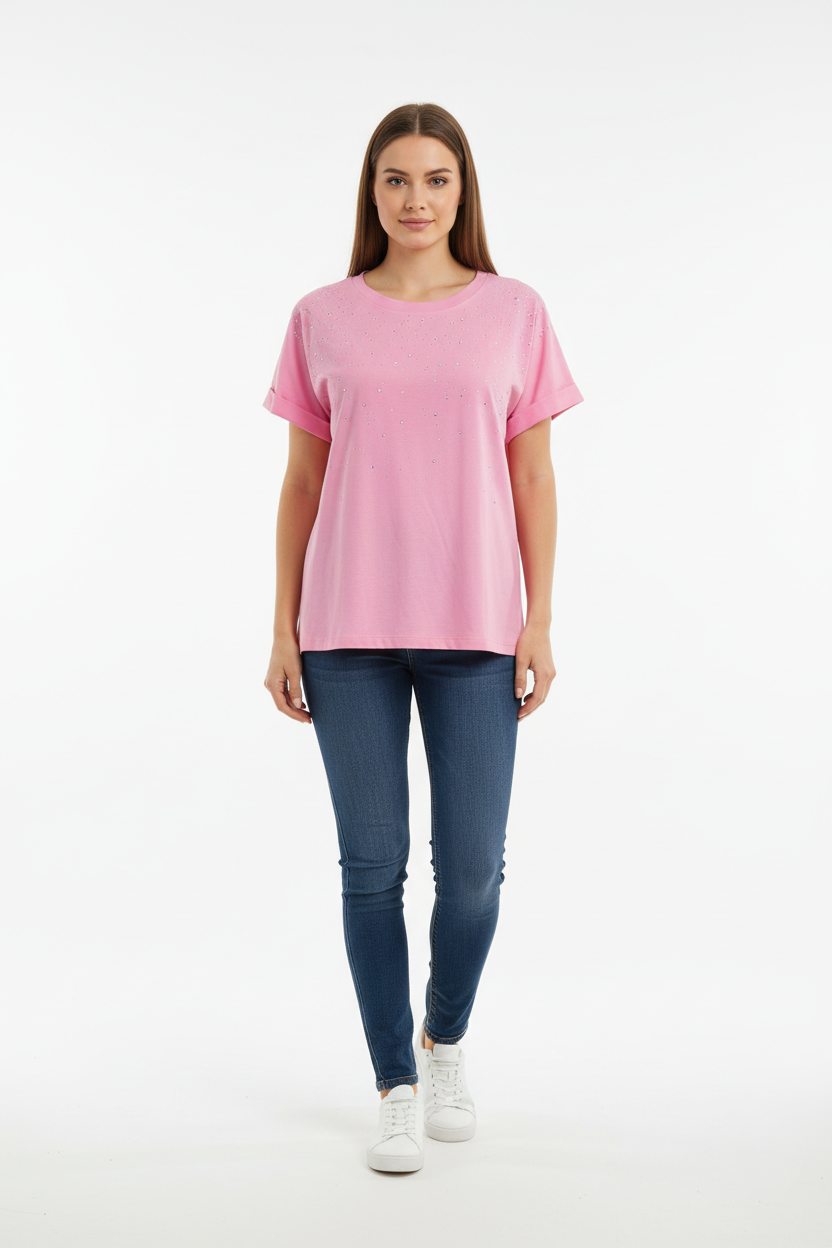 Μοντέλο με μπλούζα στρας - ίσια πόζα